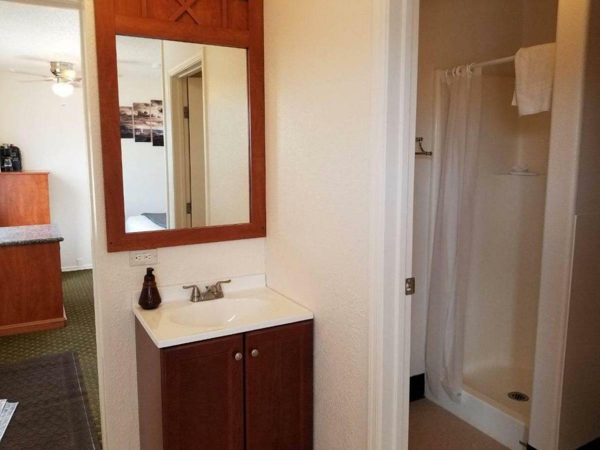 ואלה 071A Private Studio Near South Rim Sleeps 6- No Kitchen מראה חיצוני תמונה